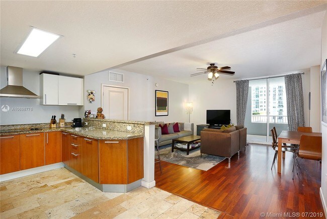 Building Photo - 170 SE 14th St