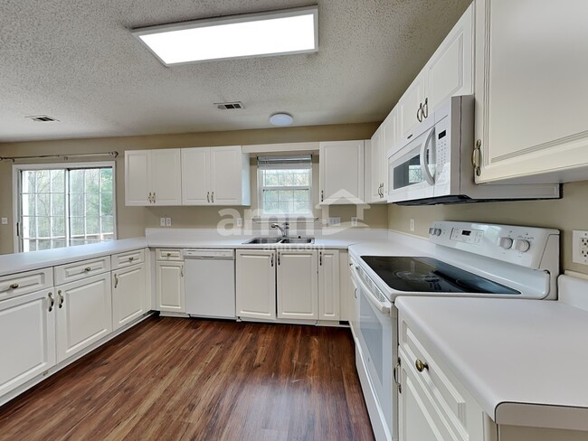Foto del edificio - 295 W Pheasant Hill Dr
