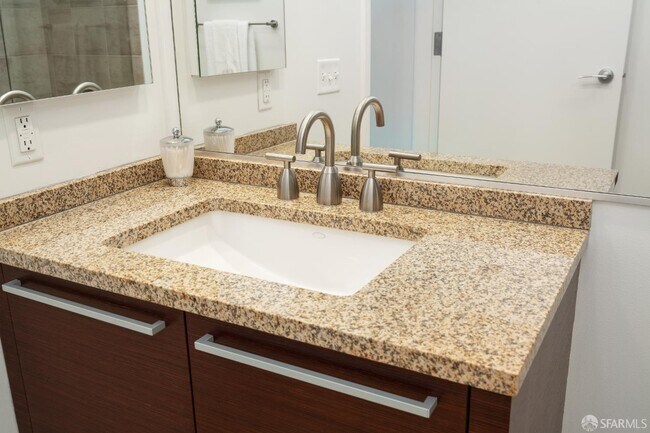 Foto del edificio - 425 1st St