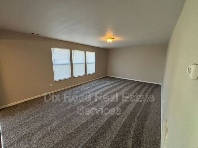 Foto del edificio - 123 Day Pl