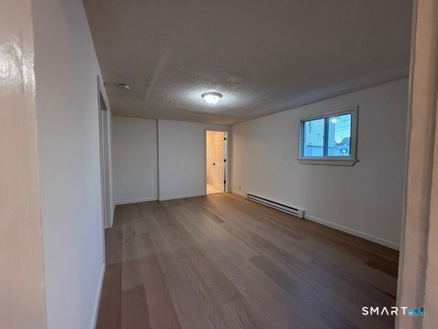 Foto del edificio - 615 E Main St