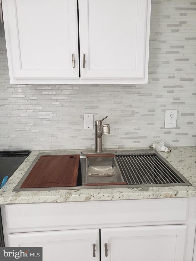 Foto del edificio - 15003 Plum Tree Way