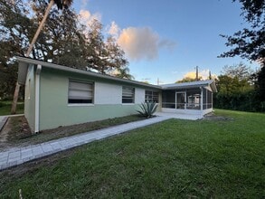 Building Photo - 405 NE 131st Ln