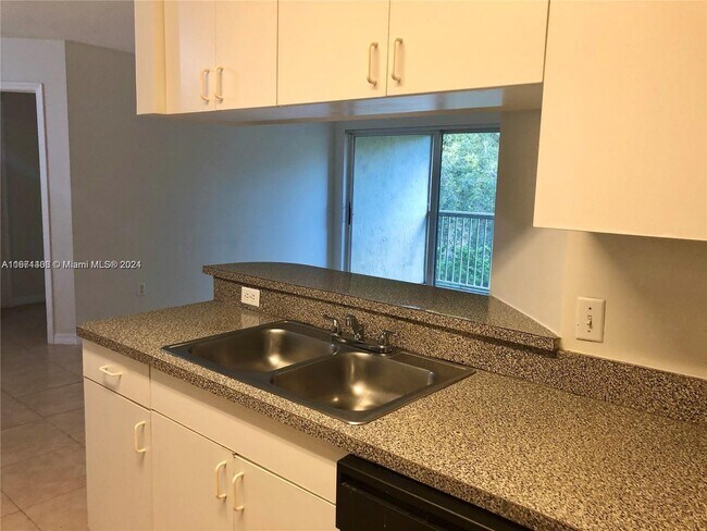Foto del edificio - 450 S Park Rd