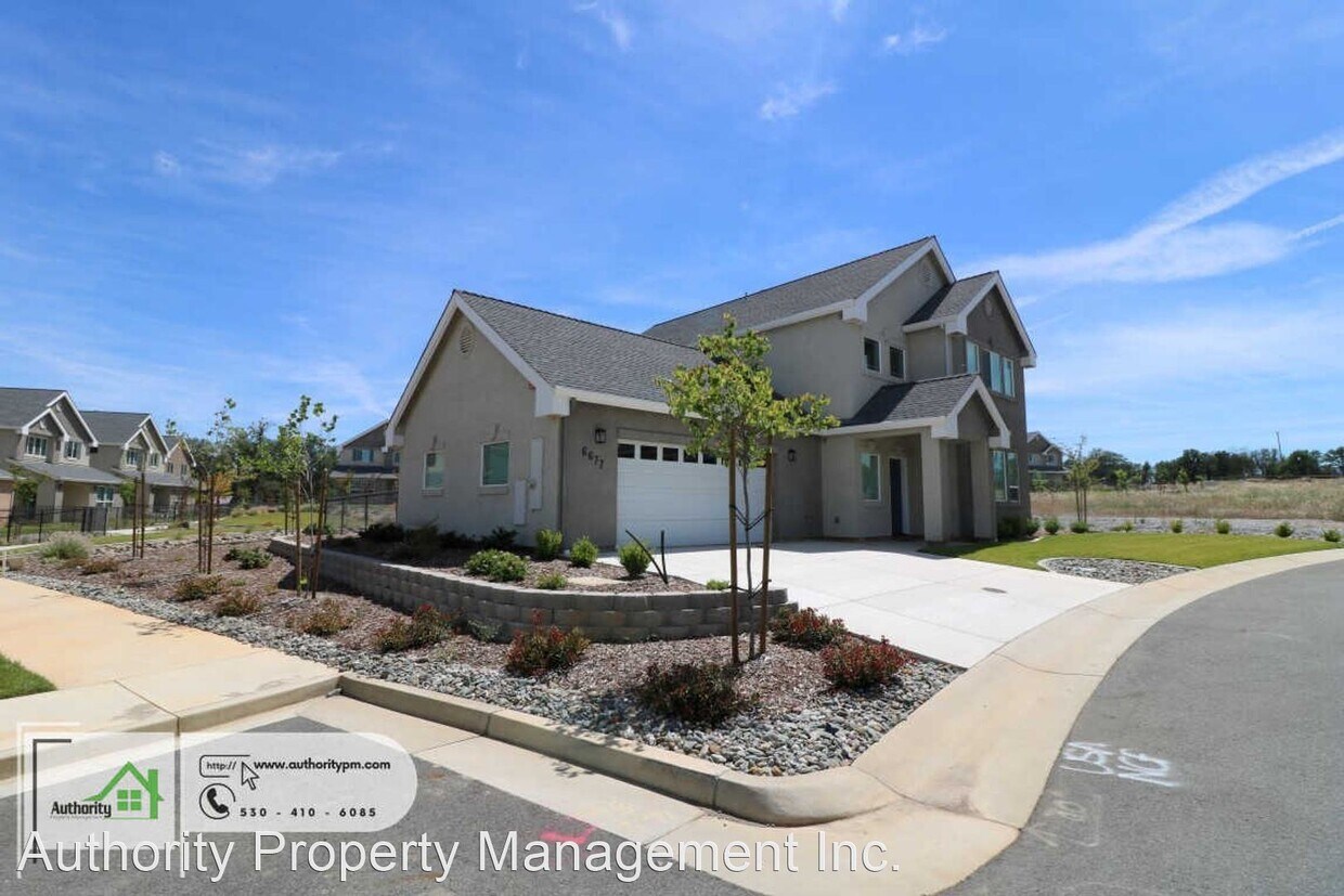 3 br, 2.5 bath House 6677 Bandito Drive House Rental in Redding, CA