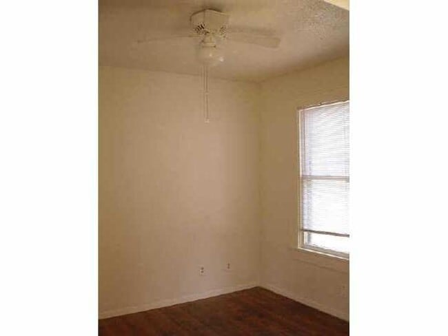 Building Photo - Hu Properties1 (317 W 35th St)