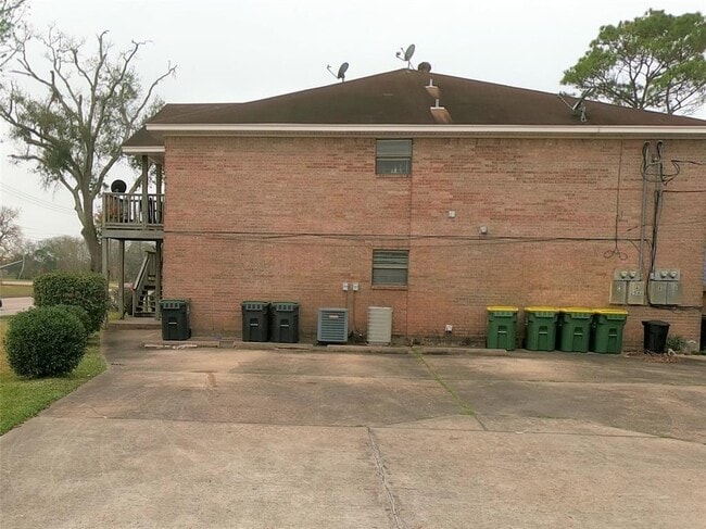 Building Photo - 2546 S Texas Ave