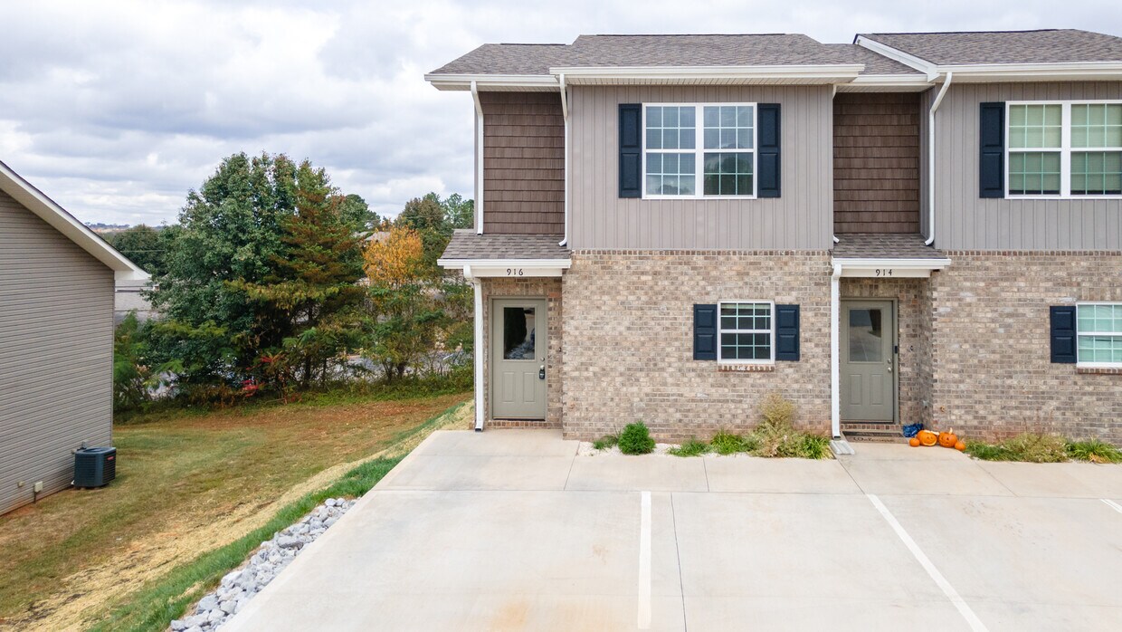 Photo - 916 Warrior Hill Dr (Louisville, TN)