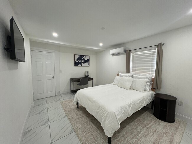 Foto del edificio - 4200 NW 11th Ct