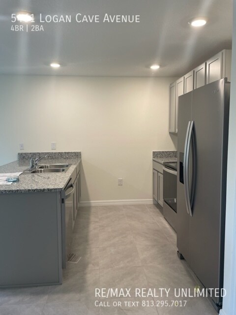 Foto del edificio - 5461 Logan Cave Avenue Wimauma FL 33598