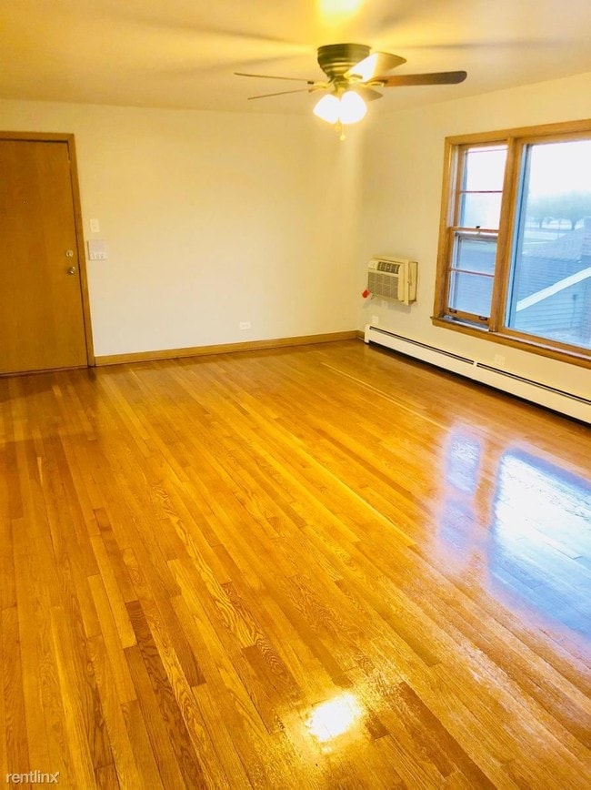 Building Photo - 1 br, 1 bath Apartment - 9725 S Pulaski Rd