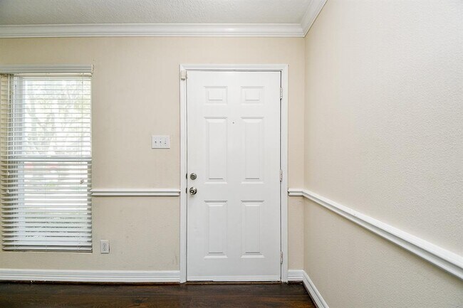 Building Photo - 2410 Bivens Brook Dr