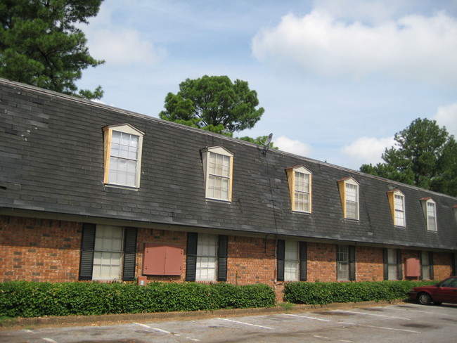 Primary Photo - Cedar Creek Apartments