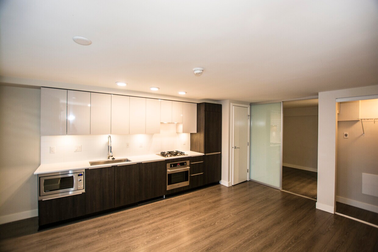 Photo principale - 425 Woodland Dr