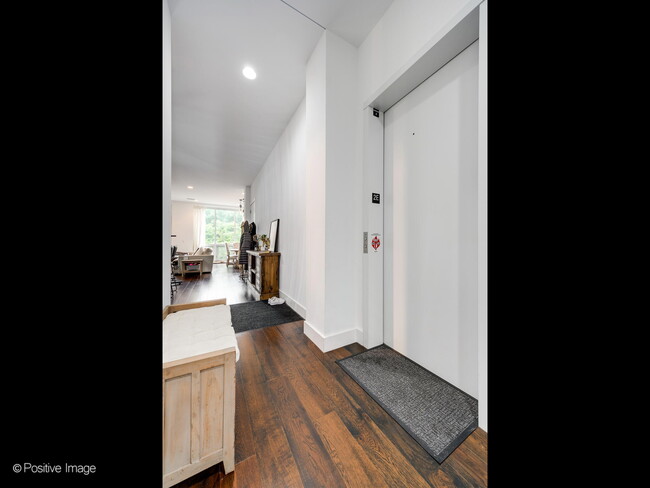 Foto del edificio - 1120 W Adams St