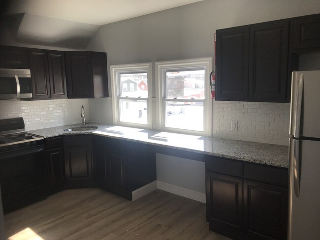 Building Photo - 272-274 Wainwright St, Newark