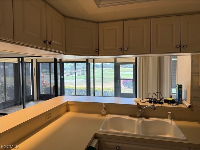 Building Photo - 5870 Trailwinds Dr