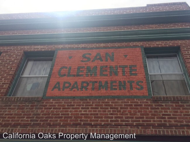 Building Photo - 2110 E Thompson Blvd