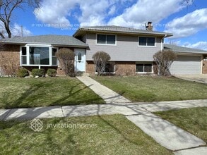 Building Photo - 17342 Oriole Ave