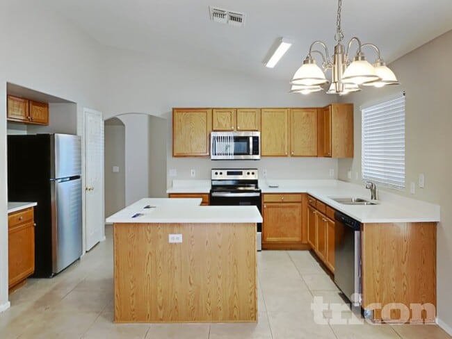 Foto del edificio - 12008 W Rosewood Dr