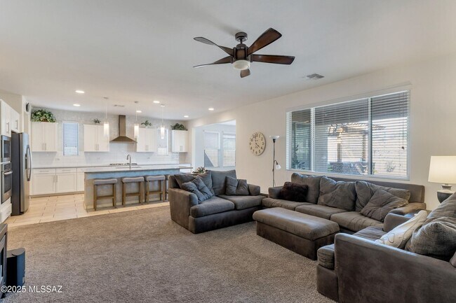 Building Photo - Well-Maintained 4 Bed 3 Baths NW Home with Attractive Upgrades Throughout!