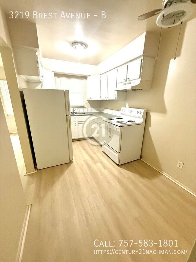 Foto del edificio - 3219 Brest Ave
