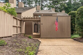 Building Photo - 110 Harrops Glen