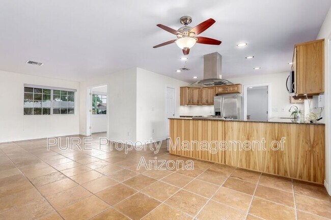 Building Photo - 3839 E Shangri La Rd