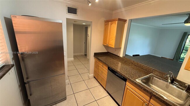 Foto del edificio - 8851 N New River Canal Rd