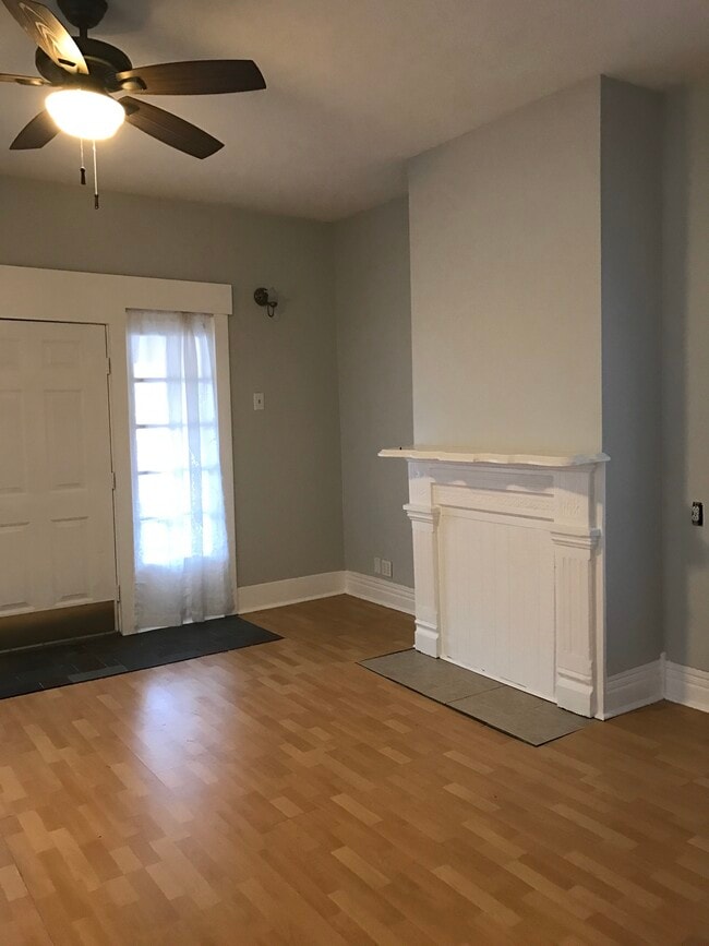 Building Photo - 213 Burns Ave