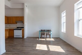 Building Photo - 517 Communipaw Ave