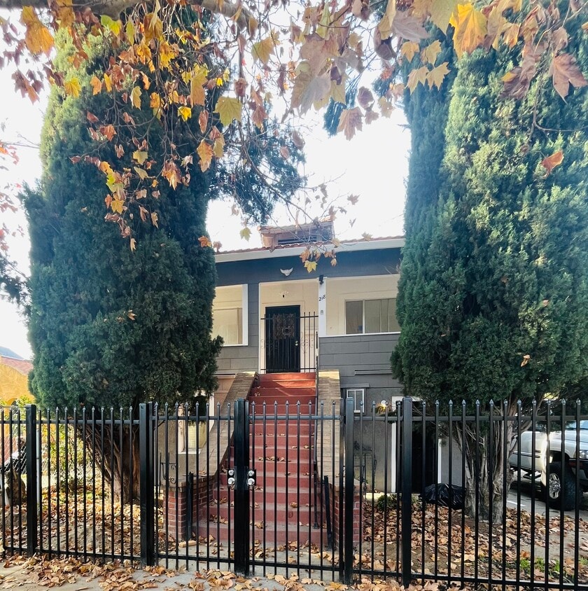 Primary Photo - 218 5th St