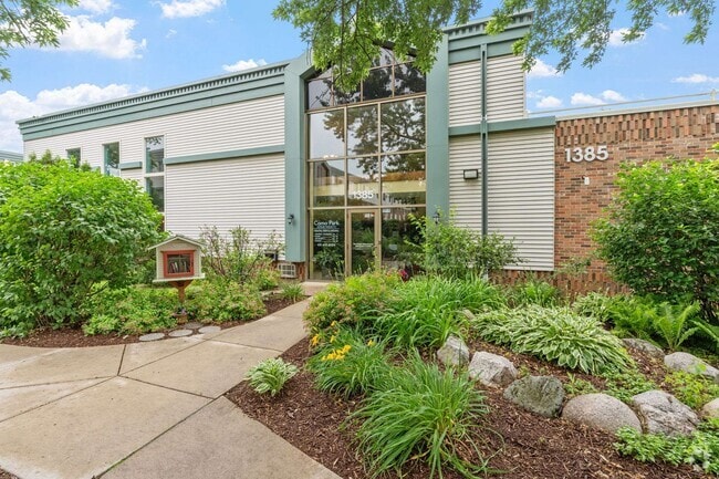 Building Photo - Como Park Apartments