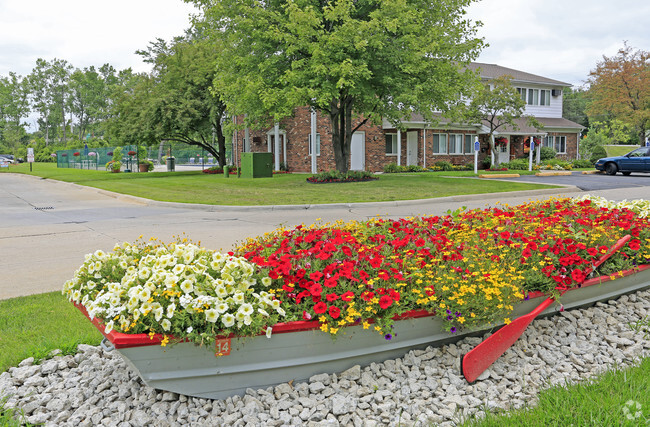 Building Photo - Brittany Park Apartments