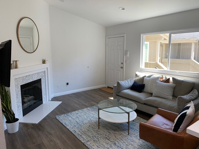 Living Room - 4365 Louisiana St