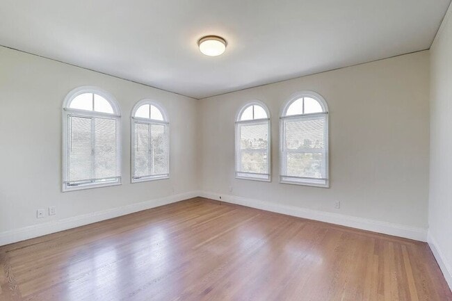 Photo - 465 Bellevue Ave Apartment