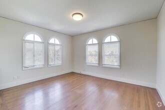 Building Photo - 465 Bellevue Ave