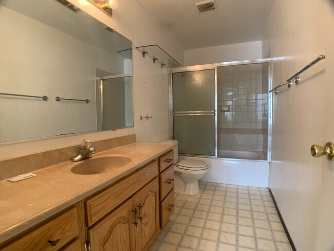 Bathroom 2 - 2365 Mariposa St