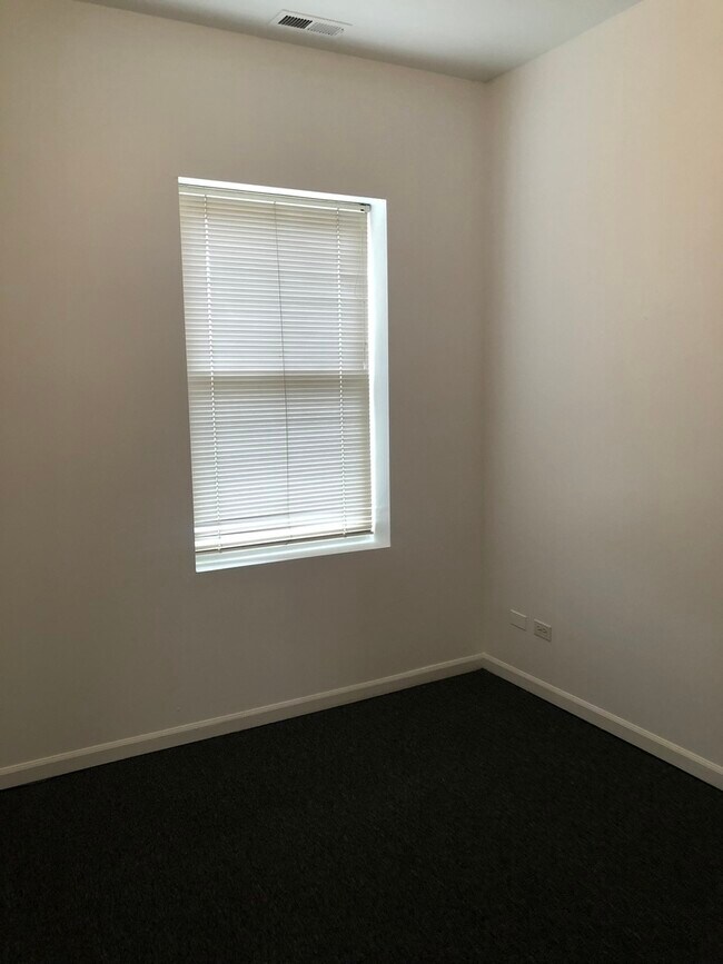 Foto del edificio - 1133 E 61st St