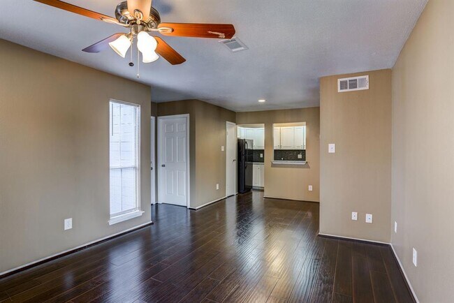 Foto del edificio - 18515 Egret Bay Blvd