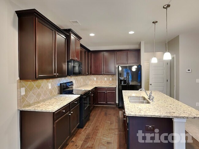 Foto del edificio - 377 Lossie Ln