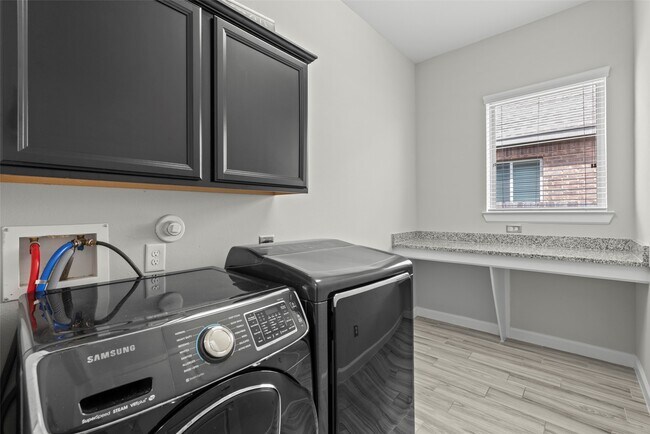 Foto del edificio - 31778 Twin Timbers Ln