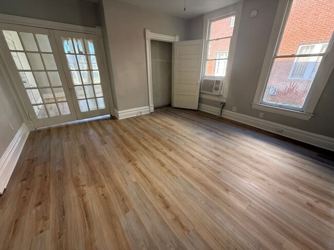 Foto del edificio - 1923 S Izard St