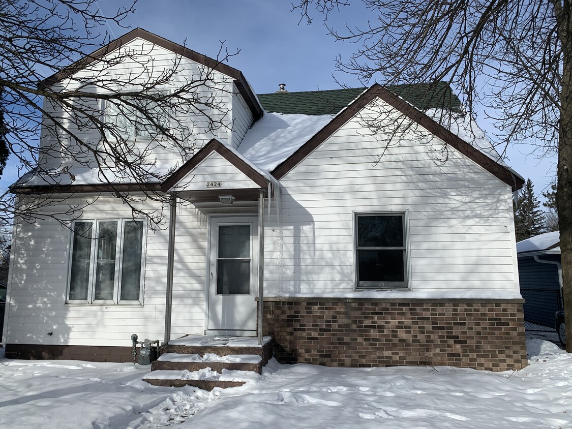 Primary Photo - 2424 Stanley St