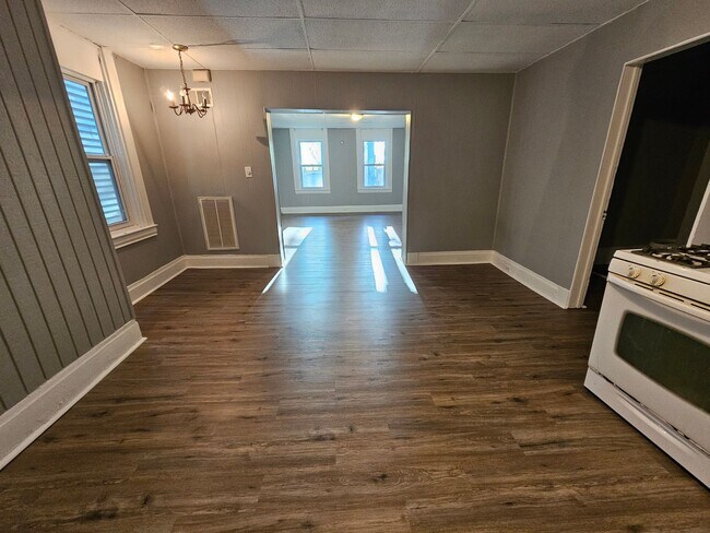 Foto del edificio - Newly updated 1st floor 1 bedroom apartmen...