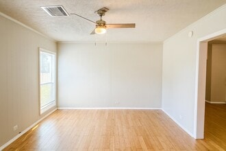 Building Photo - 816 1st St