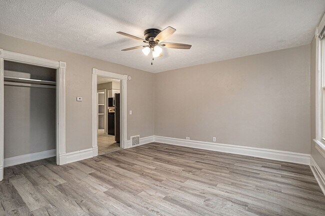 Foto del edificio - $950 2 Bedroom 1 bathroom apartment Fully ...