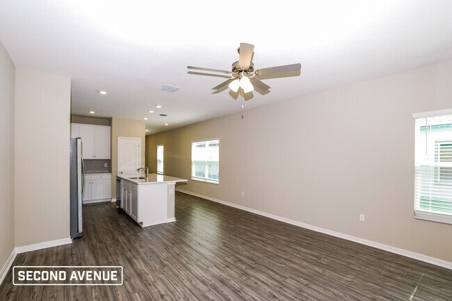 Foto del edificio - 512 Falcon Ridge Rd