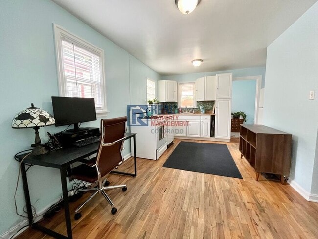 Foto del edificio - 4345 Depew St