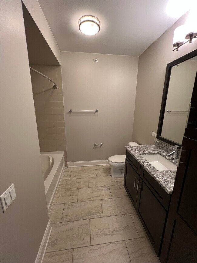 Building Photo - 68 W Hubbard St